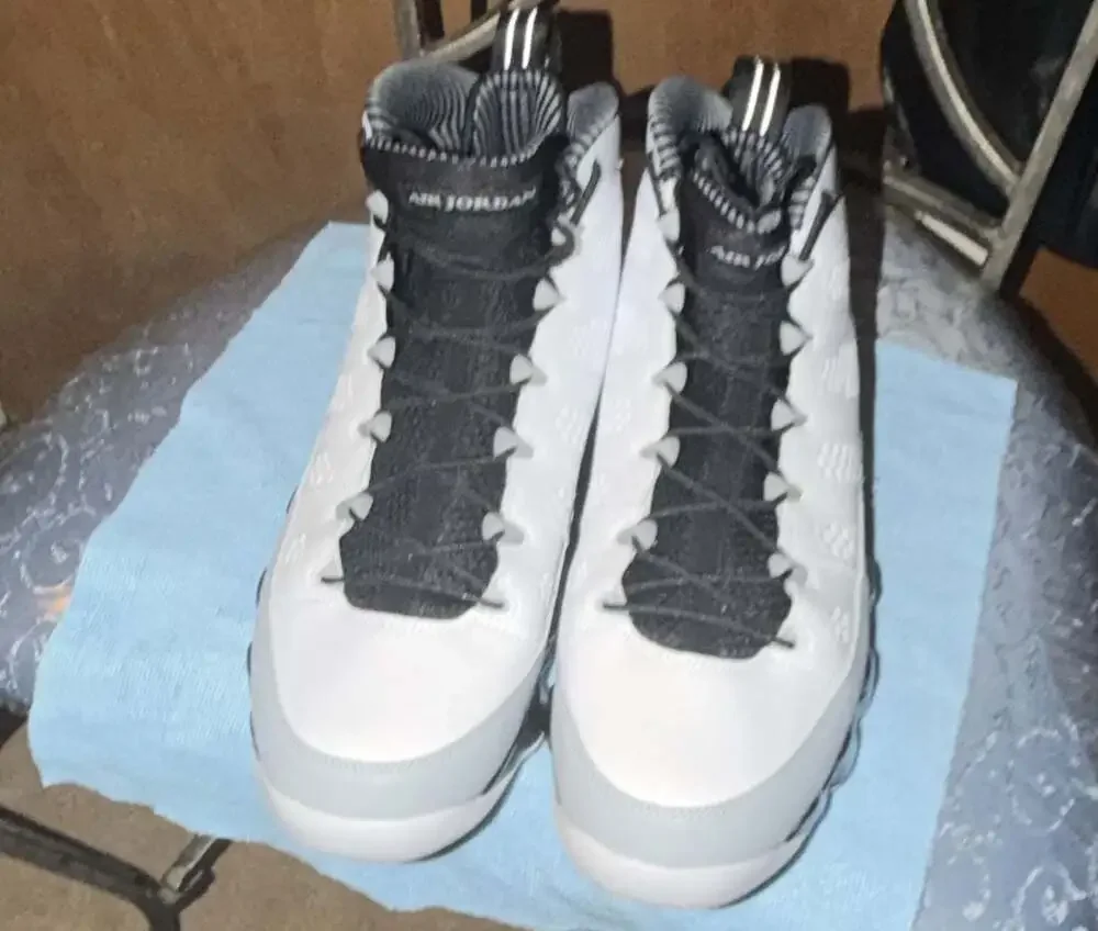 Air Jordan 9 Retro Barons 2014 Sneakers 302370-106